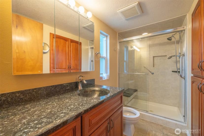 Property photo for 17336 Woodcrest Drive Ne, Bothell photo 18