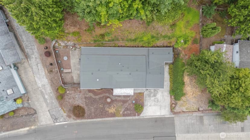 Property photo for 17336 Woodcrest Drive Ne, Bothell photo 30