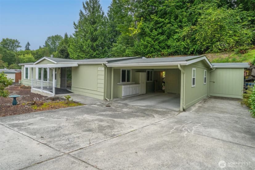 Property photo for 17336 Woodcrest Drive Ne, Bothell photo 4