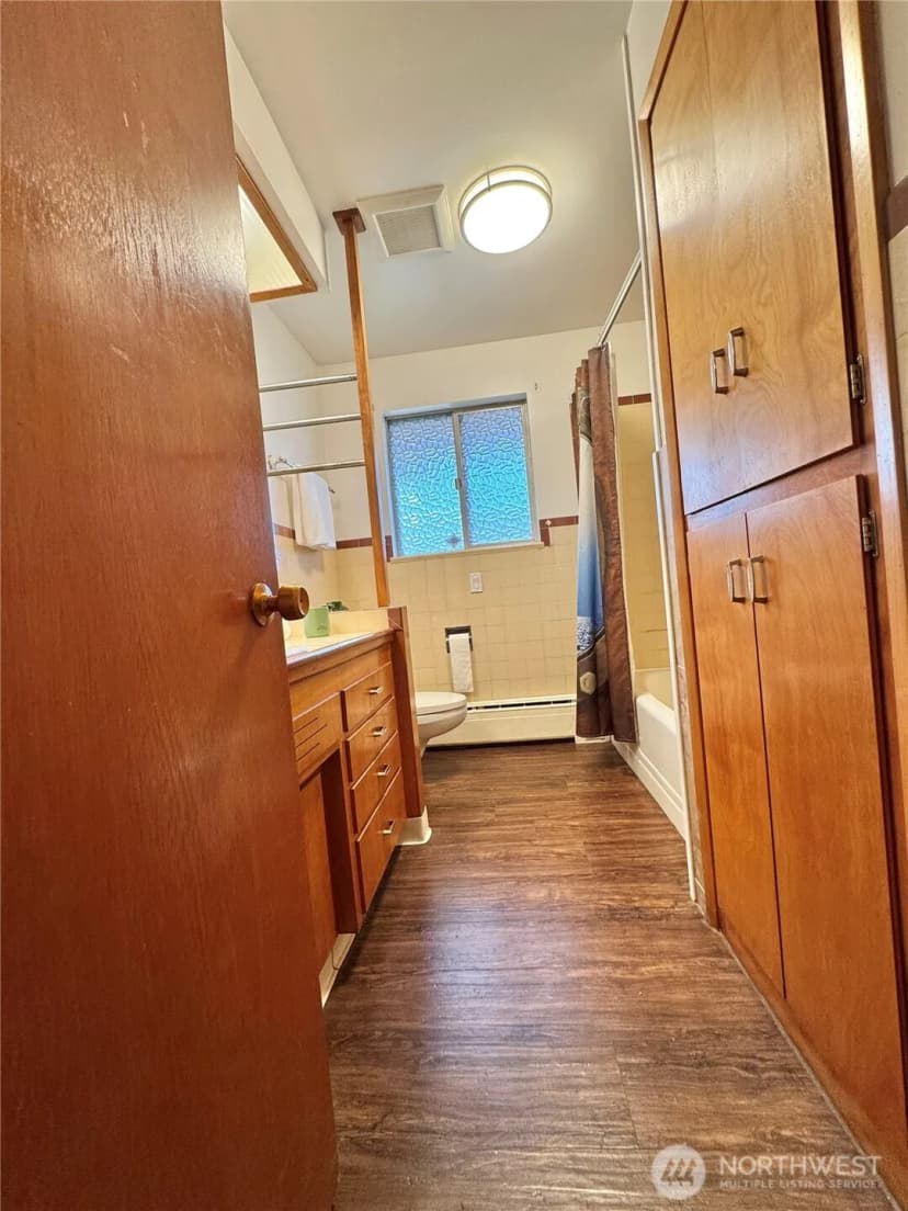 Property photo for 628 E Titus Street Ct, Kent photo 13