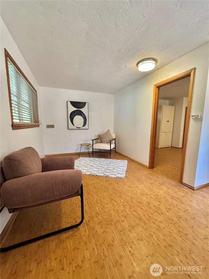 Property photo for 628 E Titus Street Ct, Kent photo 11