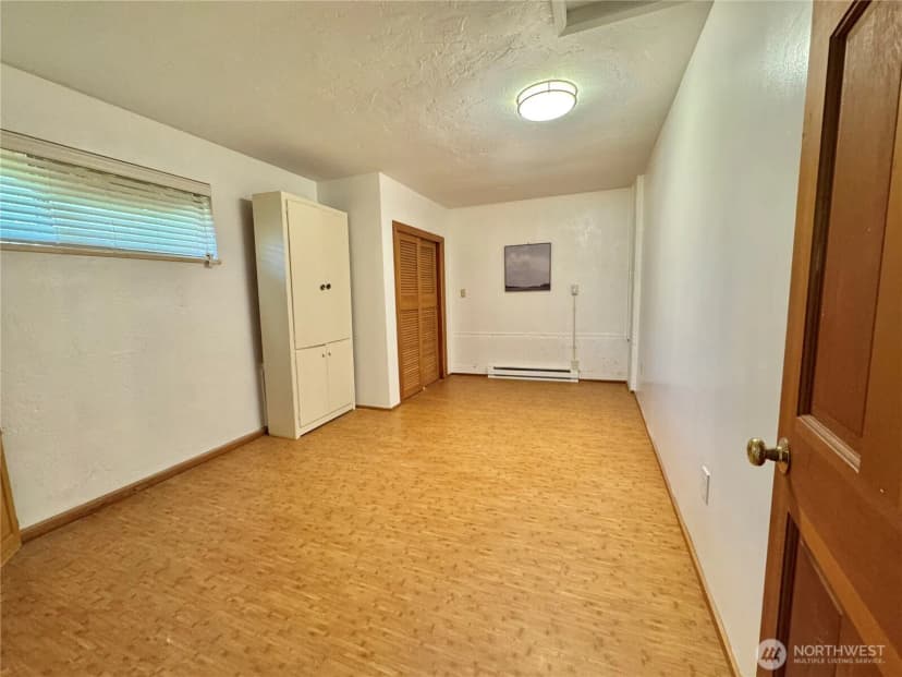Property photo for 628 E Titus Street Ct, Kent photo 17