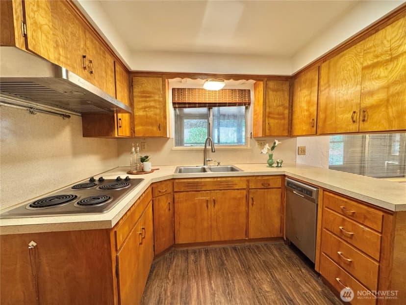 Property photo for 628 E Titus Street Ct, Kent photo 7