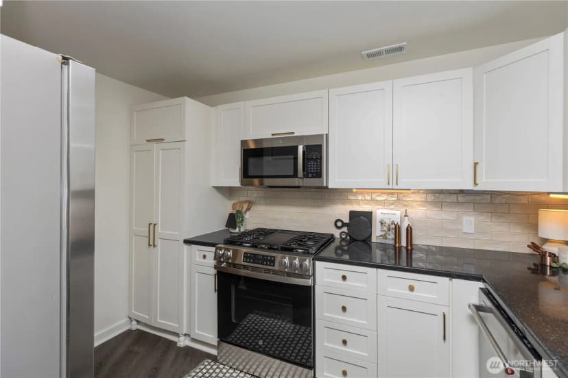 Property photo for 9039 Ne Juanita Drive #307, Kirkland photo 21