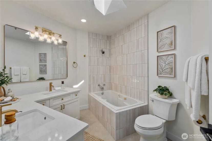 Property photo for 9039 Ne Juanita Drive #307, Kirkland photo 25