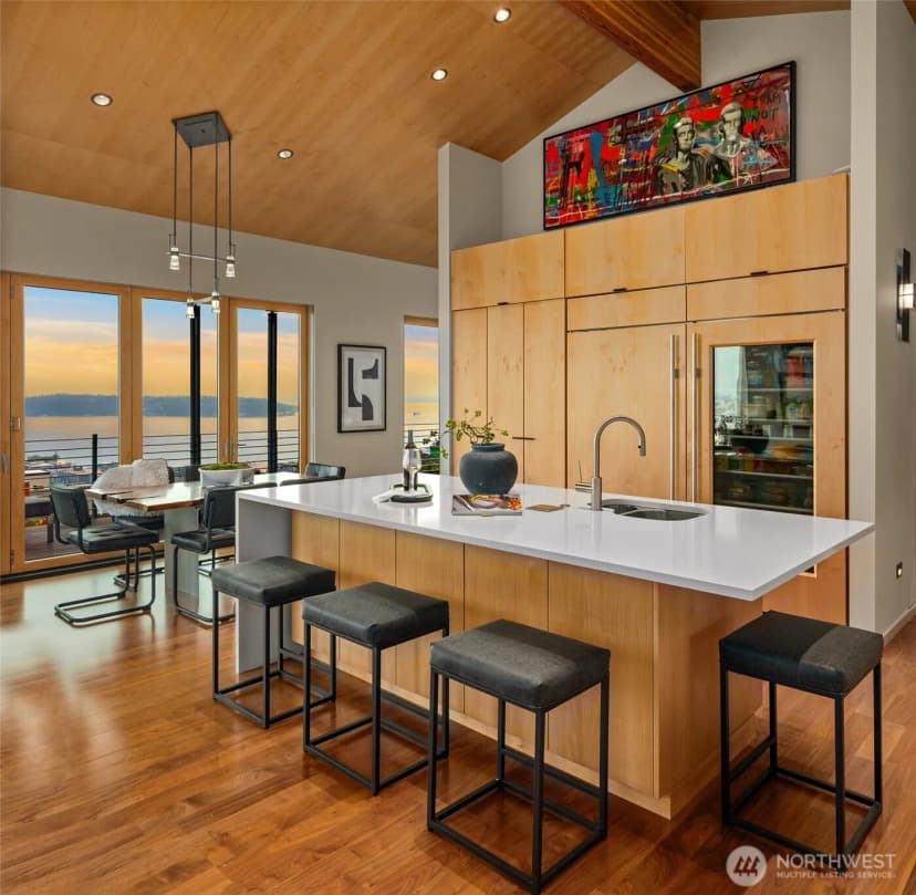 Property photo for 1215 Warren Avenue N, Seattle photo 15