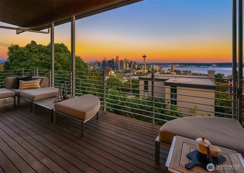 Property photo for 1215 Warren Avenue N, Seattle photo 9