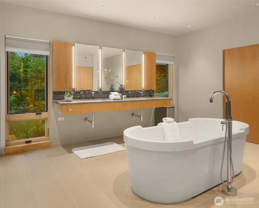 Property photo for 1215 Warren Avenue N, Seattle photo 29