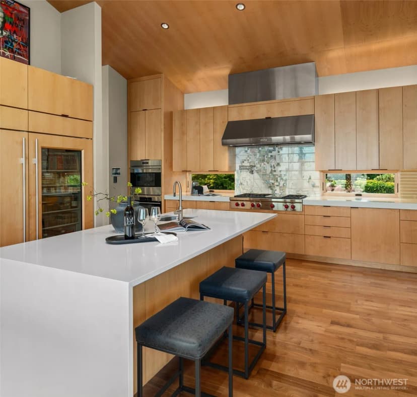 Property photo for 1215 Warren Avenue N, Seattle photo 14