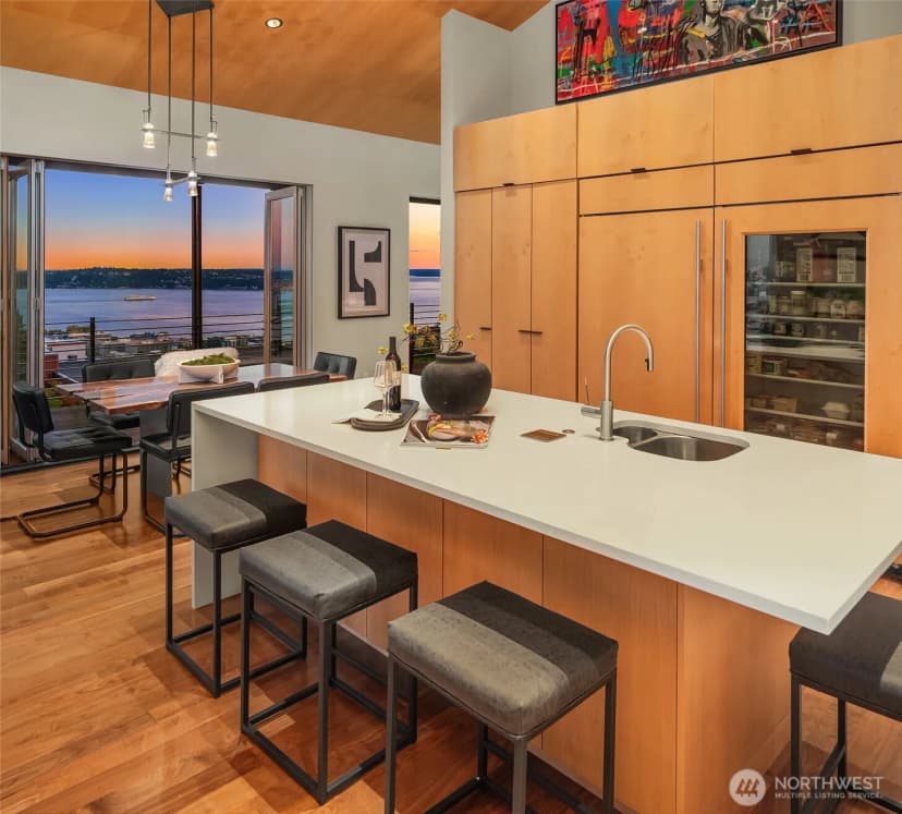 Property photo for 1215 Warren Avenue N, Seattle photo 13
