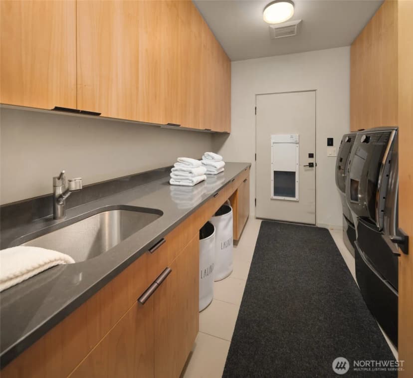Property photo for 1215 Warren Avenue N, Seattle photo 37