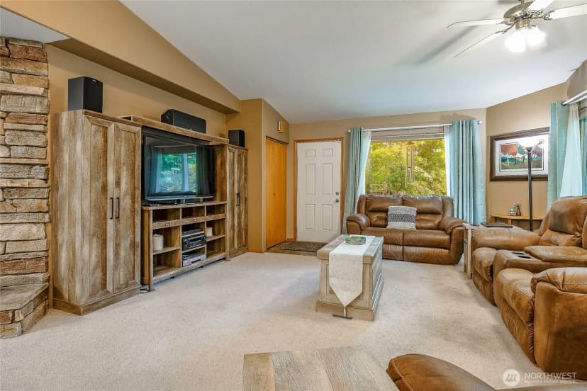 Property photo for 443 Rainbow Drive, Sedro Woolley photo 7