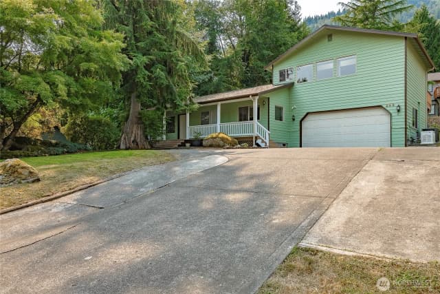 Property photo for 443 Rainbow Drive, Sedro Woolley photo 2