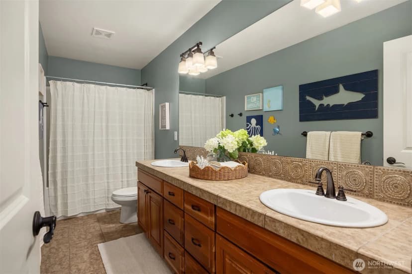 Property photo for 12033 Ne 70th Street, Kirkland photo 35