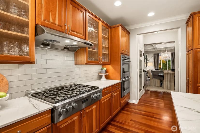 Property photo for 12033 Ne 70th Street, Kirkland photo 10