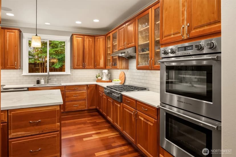 Property photo for 12033 Ne 70th Street, Kirkland photo 9