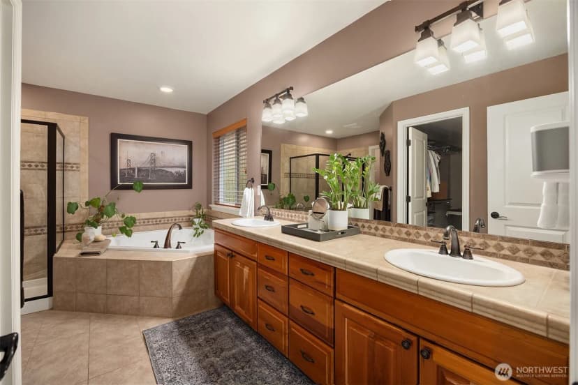 Property photo for 12033 Ne 70th Street, Kirkland photo 30