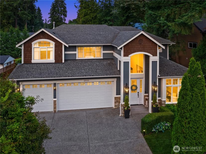 Property photo for 12033 Ne 70th Street, Kirkland