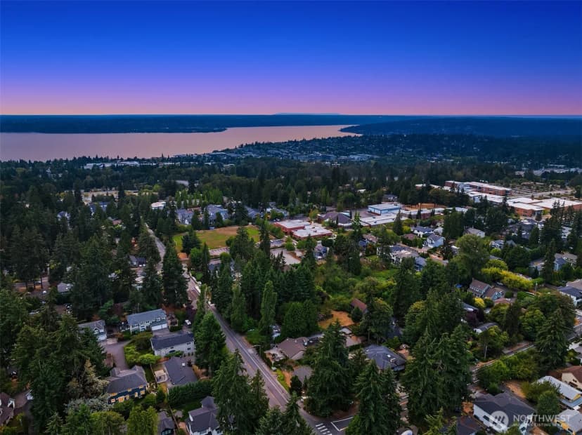 Property photo for 12033 Ne 70th Street, Kirkland photo 39