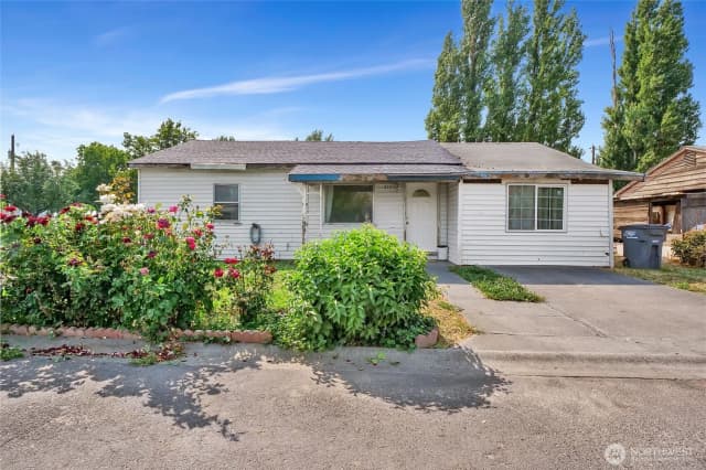 Property photo for 813 S Adams Avenue, Warden