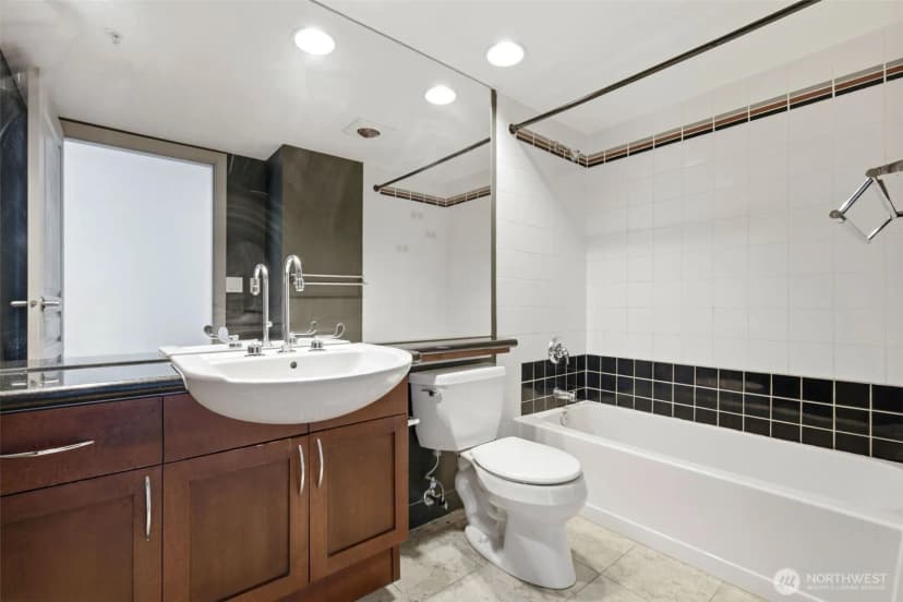 Property photo for 2929 1st Ave #418, Seattle photo 11