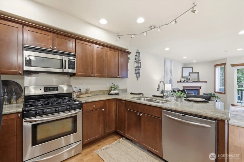 Property photo for 6825 Weedin Place Ne #a, Seattle photo 9
