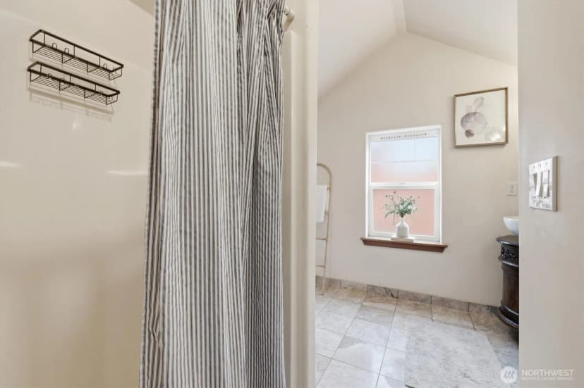 Property photo for 6825 Weedin Place Ne #a, Seattle photo 24