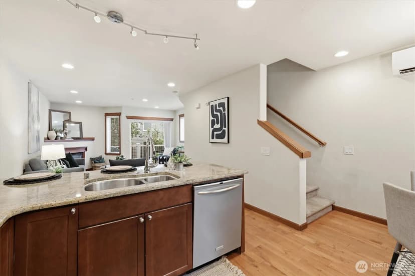 Property photo for 6825 Weedin Place Ne #a, Seattle photo 10