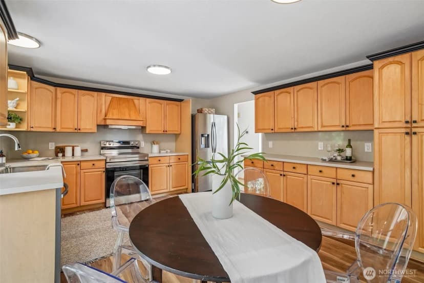 Property photo for 10132 Ne 144th Place, Kirkland photo 10
