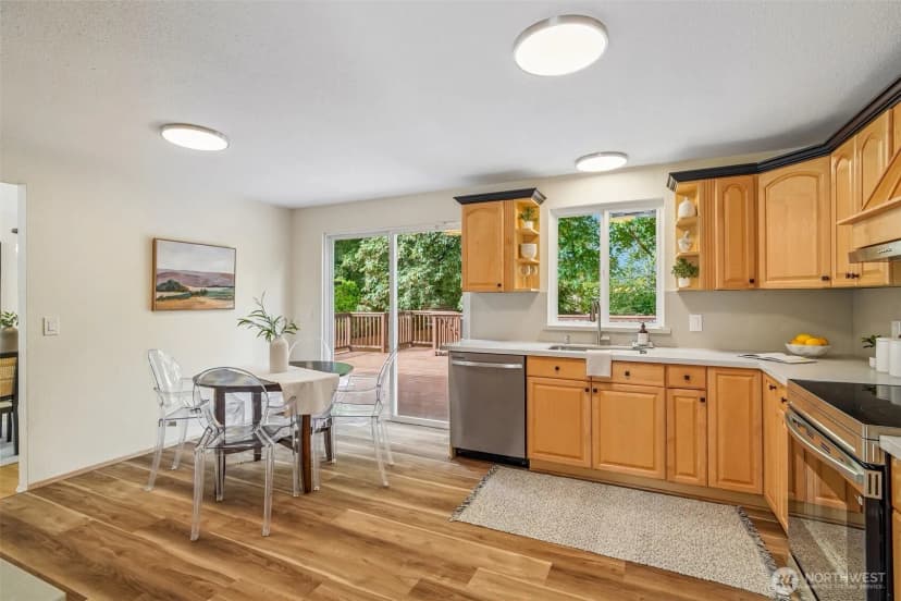 Property photo for 10132 Ne 144th Place, Kirkland photo 11