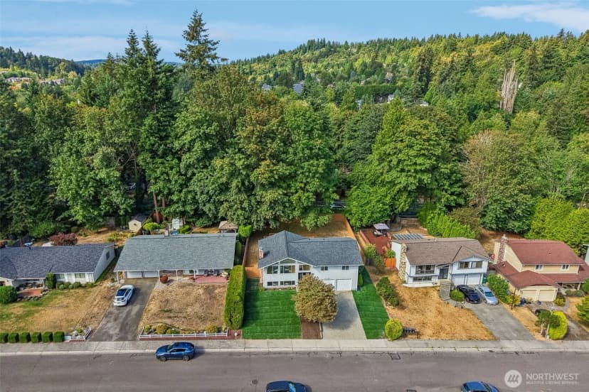 Property photo for 10132 Ne 144th Place, Kirkland photo 38