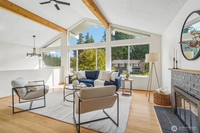 Property photo for 10132 Ne 144th Place, Kirkland photo 5