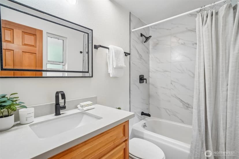 Property photo for 10132 Ne 144th Place, Kirkland photo 15