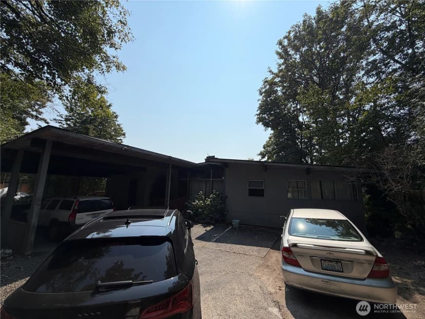 Property photo for 3700 E Superior Street, Seattle