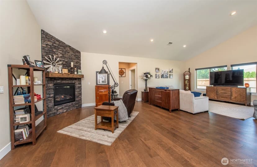 Property photo for 10 Perch Drive, Sequim photo 8