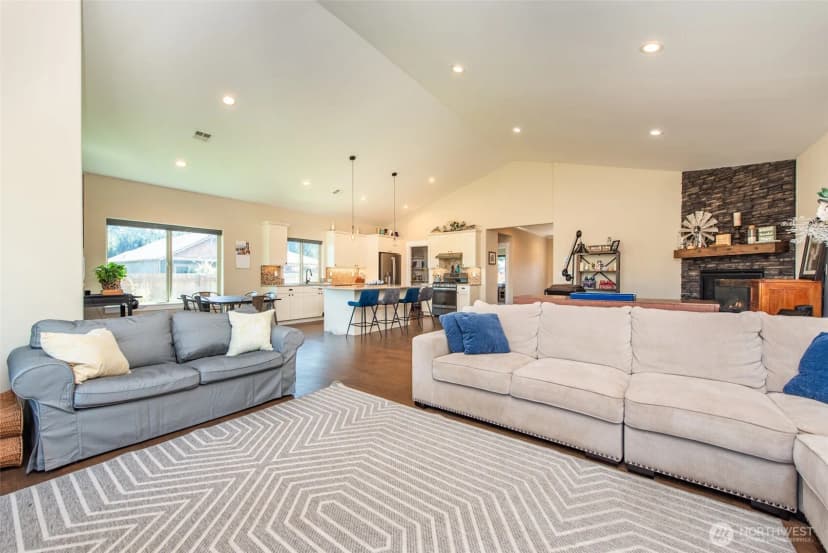 Property photo for 10 Perch Drive, Sequim photo 10