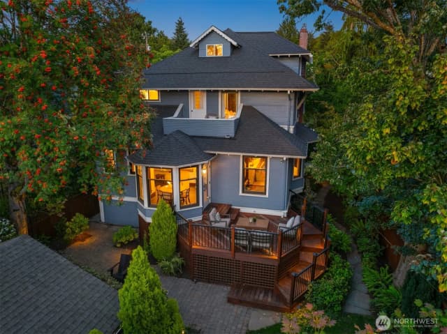 Property photo for 723 12th Avenue E, Seattle photo 2
