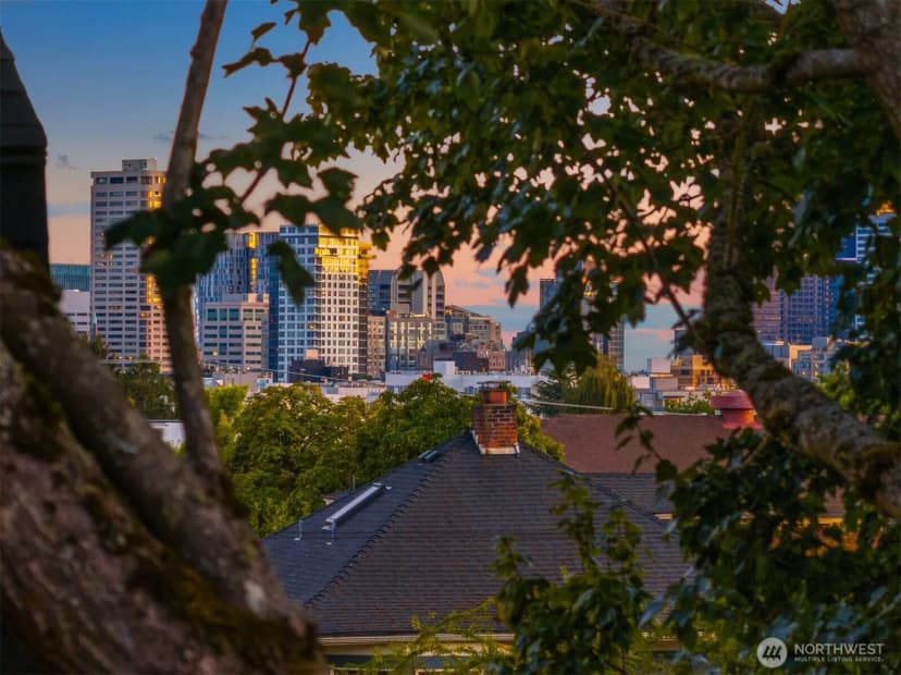 Property photo for 723 12th Avenue E, Seattle photo 31