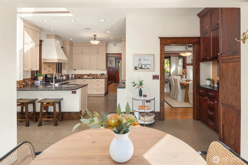 Property photo for 723 12th Avenue E, Seattle photo 13