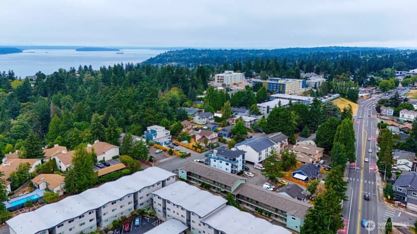 Property photo for 13367 Ambaum Boulevard Sw, Burien photo 34