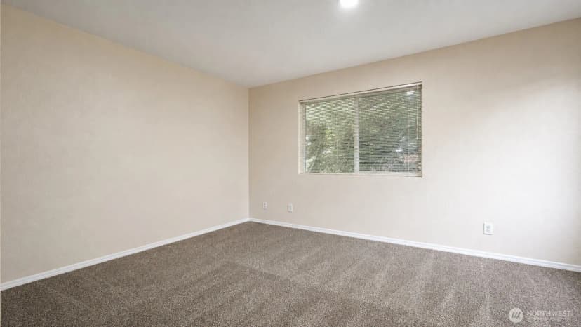 Property photo for 13367 Ambaum Boulevard Sw, Burien photo 22