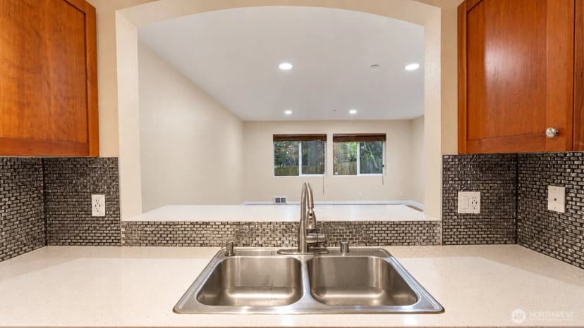 Property photo for 13367 Ambaum Boulevard Sw, Burien photo 12