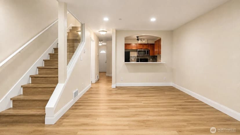 Property photo for 13367 Ambaum Boulevard Sw, Burien photo 8