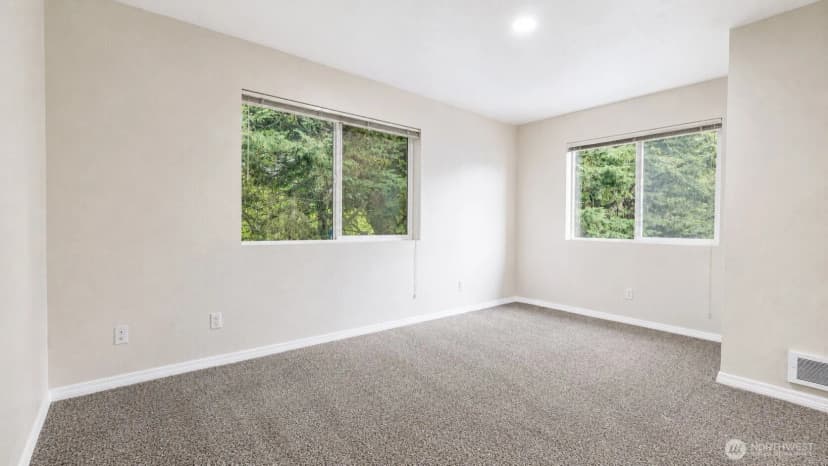 Property photo for 13367 Ambaum Boulevard Sw, Burien photo 24
