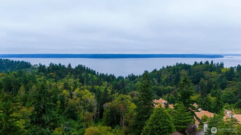 Property photo for 13367 Ambaum Boulevard Sw, Burien photo 29