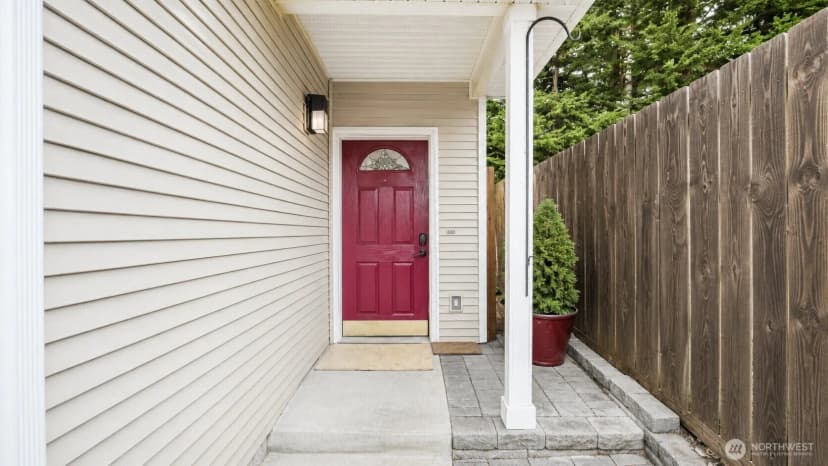 Property photo for 13367 Ambaum Boulevard Sw, Burien photo 4