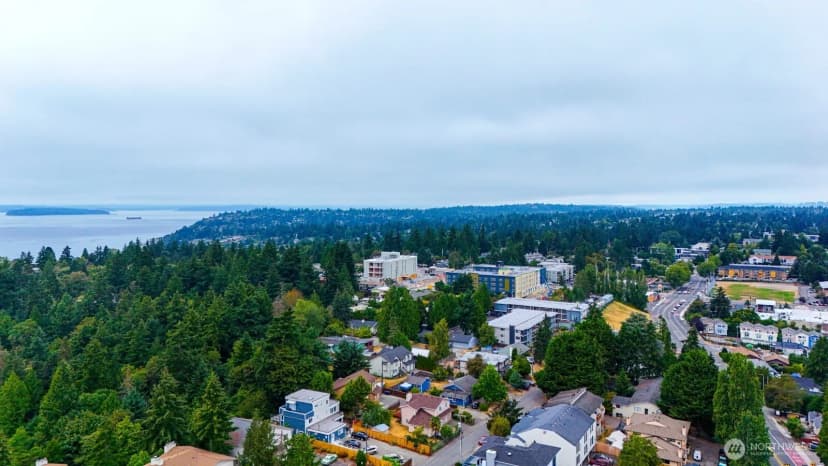 Property photo for 13367 Ambaum Boulevard Sw, Burien photo 31