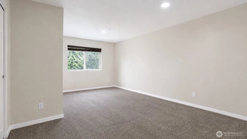 Property photo for 13367 Ambaum Boulevard Sw, Burien photo 23