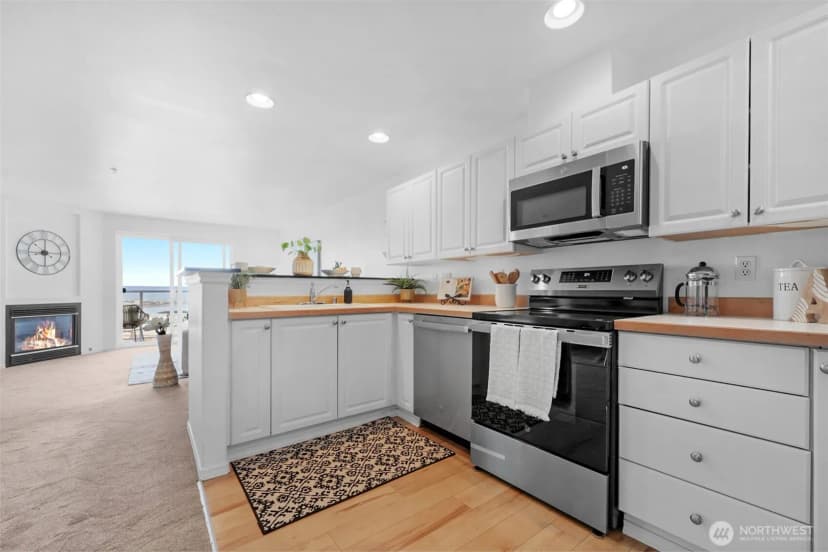 Property photo for 2522 Rucker Avenue #303, Everett photo 13