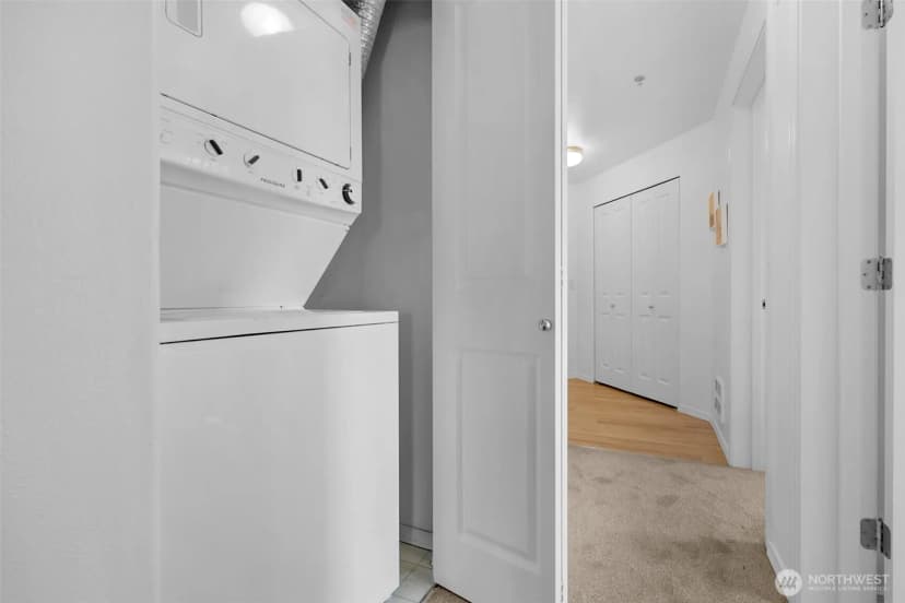 Property photo for 2522 Rucker Avenue #303, Everett photo 25